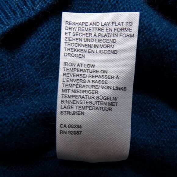 Saks Fifth Avenue Black Label 100% Cashmere V-Neck Sweater Size M Teal #749 - Picture 9 of 9